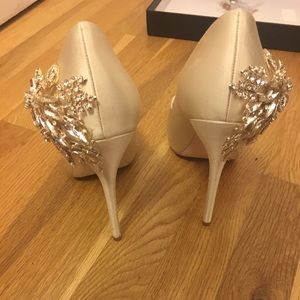 Badgley Mischka
Kiara Jeweled Satin Peep-Toe Pumps